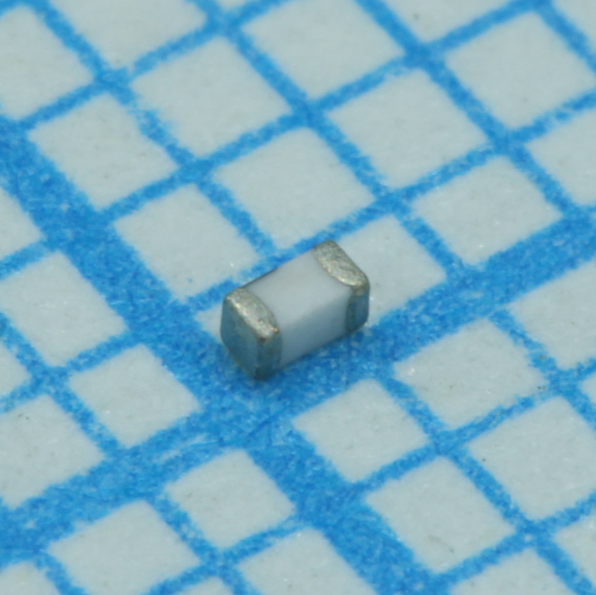 Многослойная индуктивность SMD на керамике 100МГц 2.2нГн ±0.3нГн 900мА, RDC 90мОм 8Q