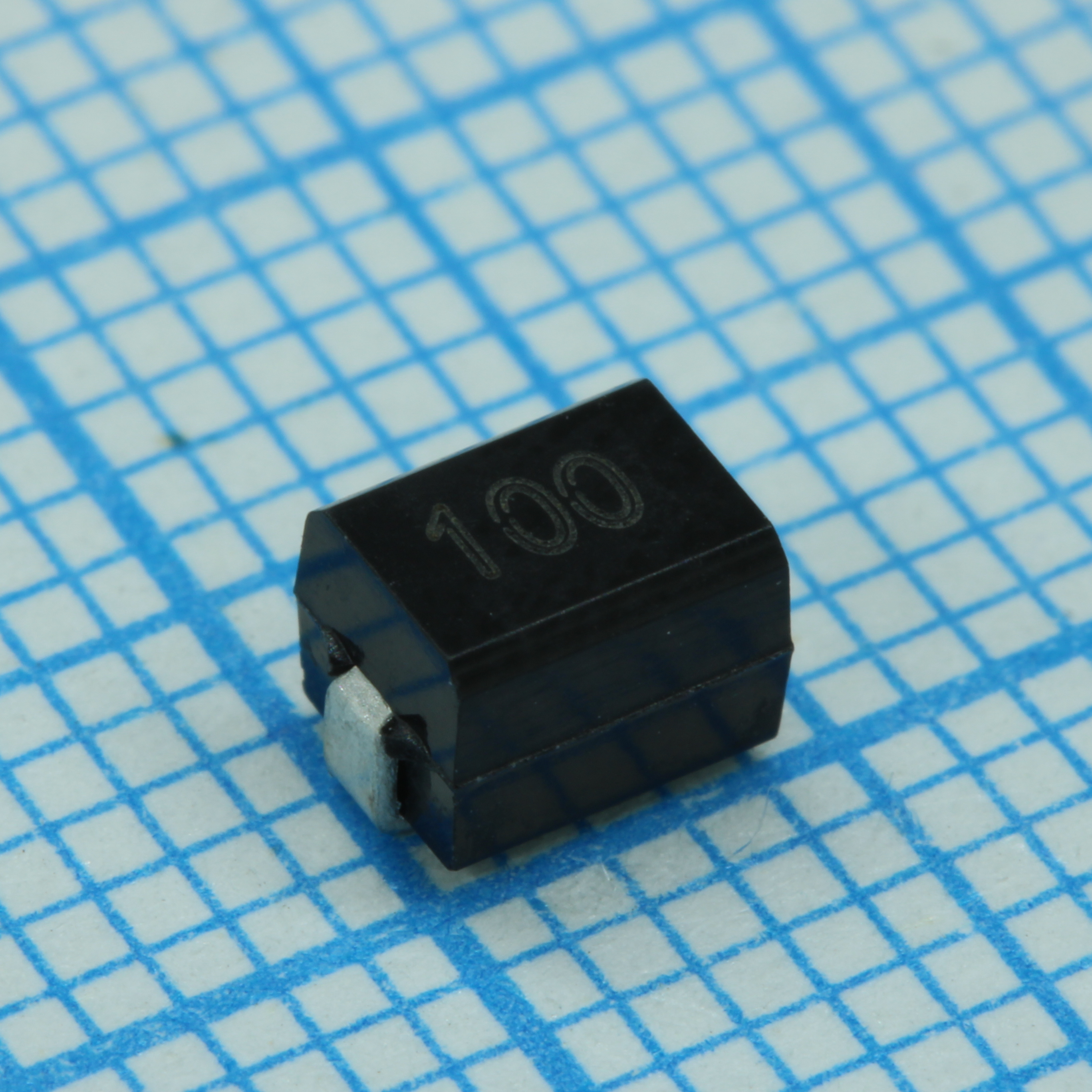 Проволочная SMD индуктивность на ферритовом сердечнике 1МГц 10мкГн ±10% 650мА DCR 0.24Ом