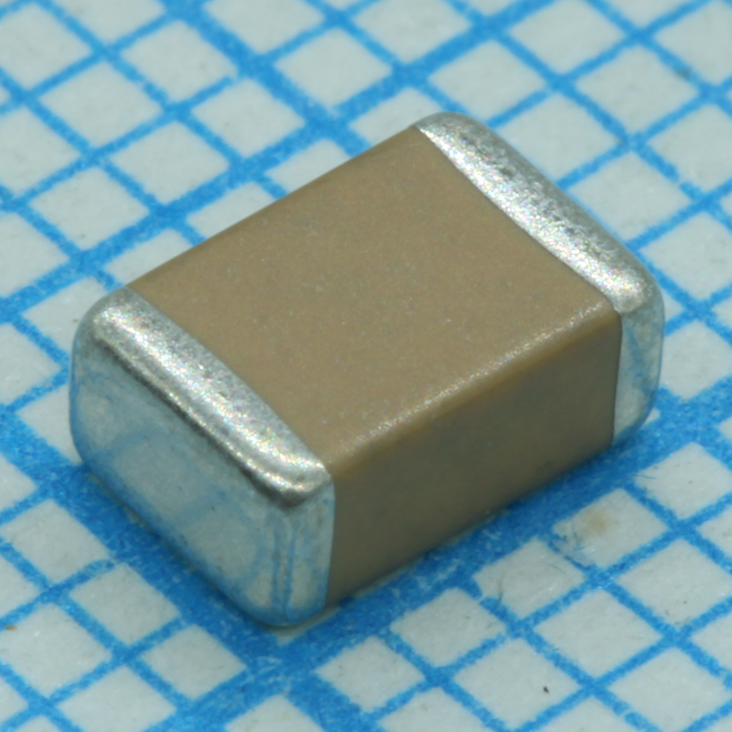 Конденсатор керамический SMD 1812 X7R 0.1мкФ ±10% 500В 125°C лента на катушке