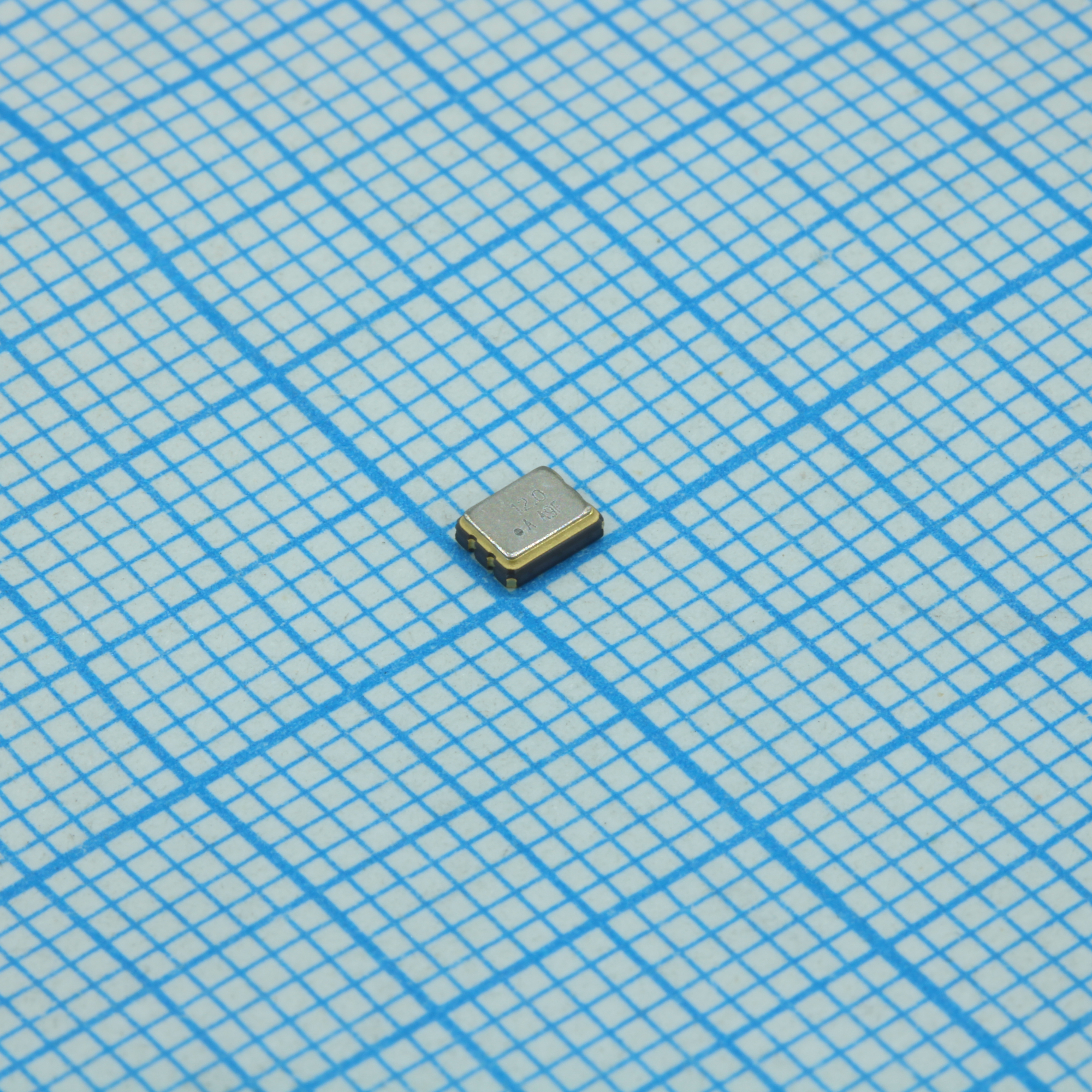 Генератор КМОП кварцевый 12МГц питание 3.3В SMD