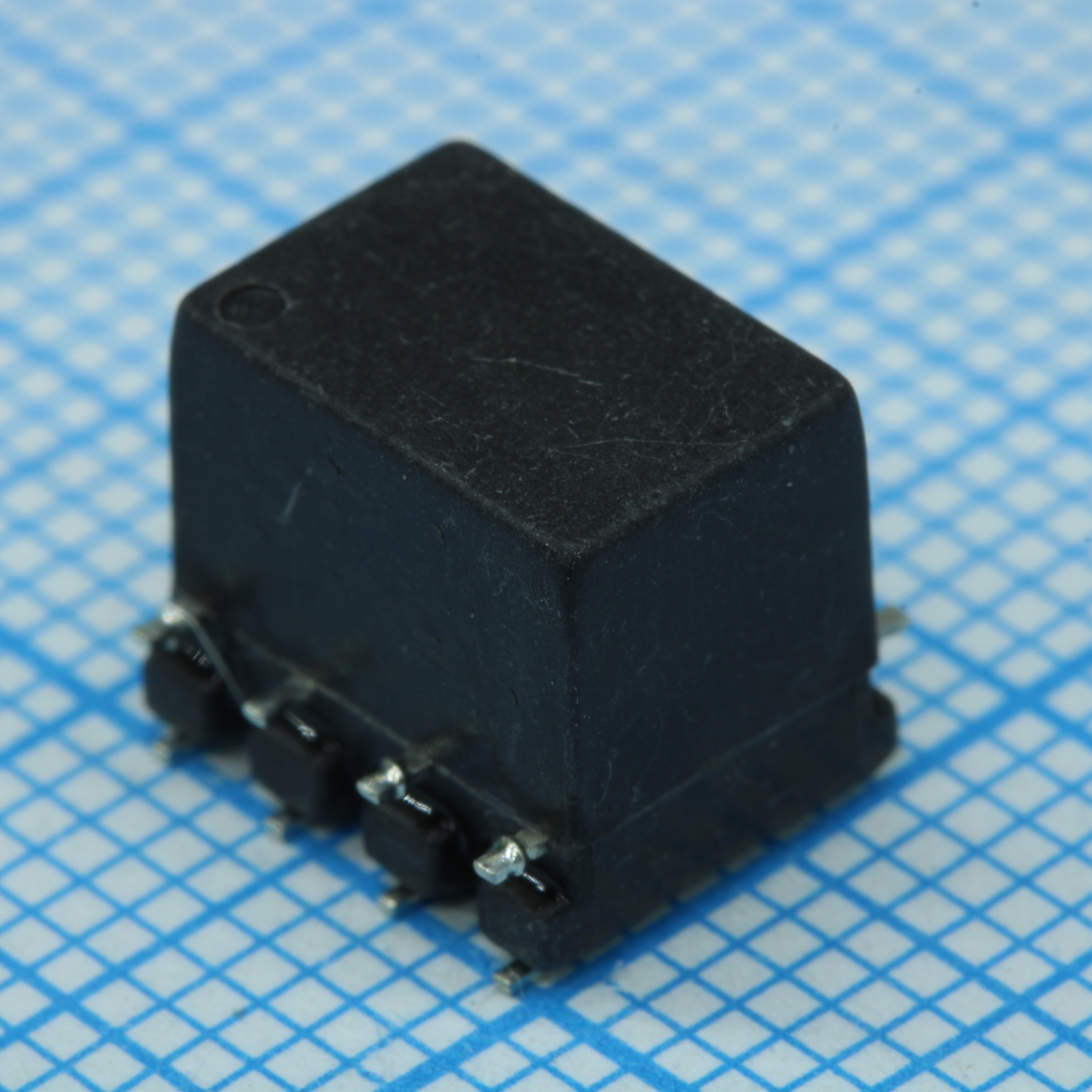 Трансформатор импульсный 1:1:1, изоляция 1500В, DCR=1.25 Ohm, SMD монтаж