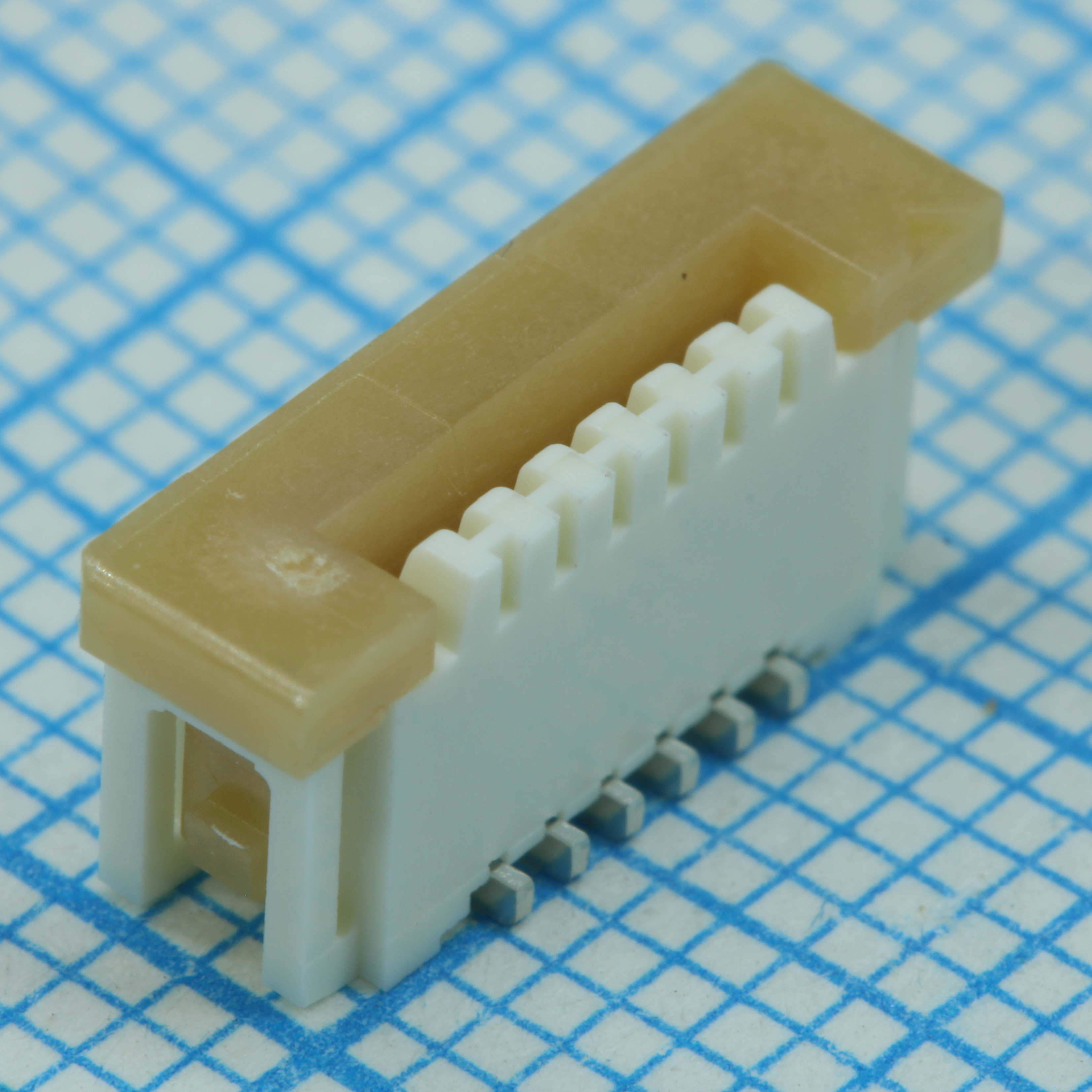 Соединитель FFC/FPC 6 контактов шаг 1мм SMD серия Easy-On™ лента на катушке