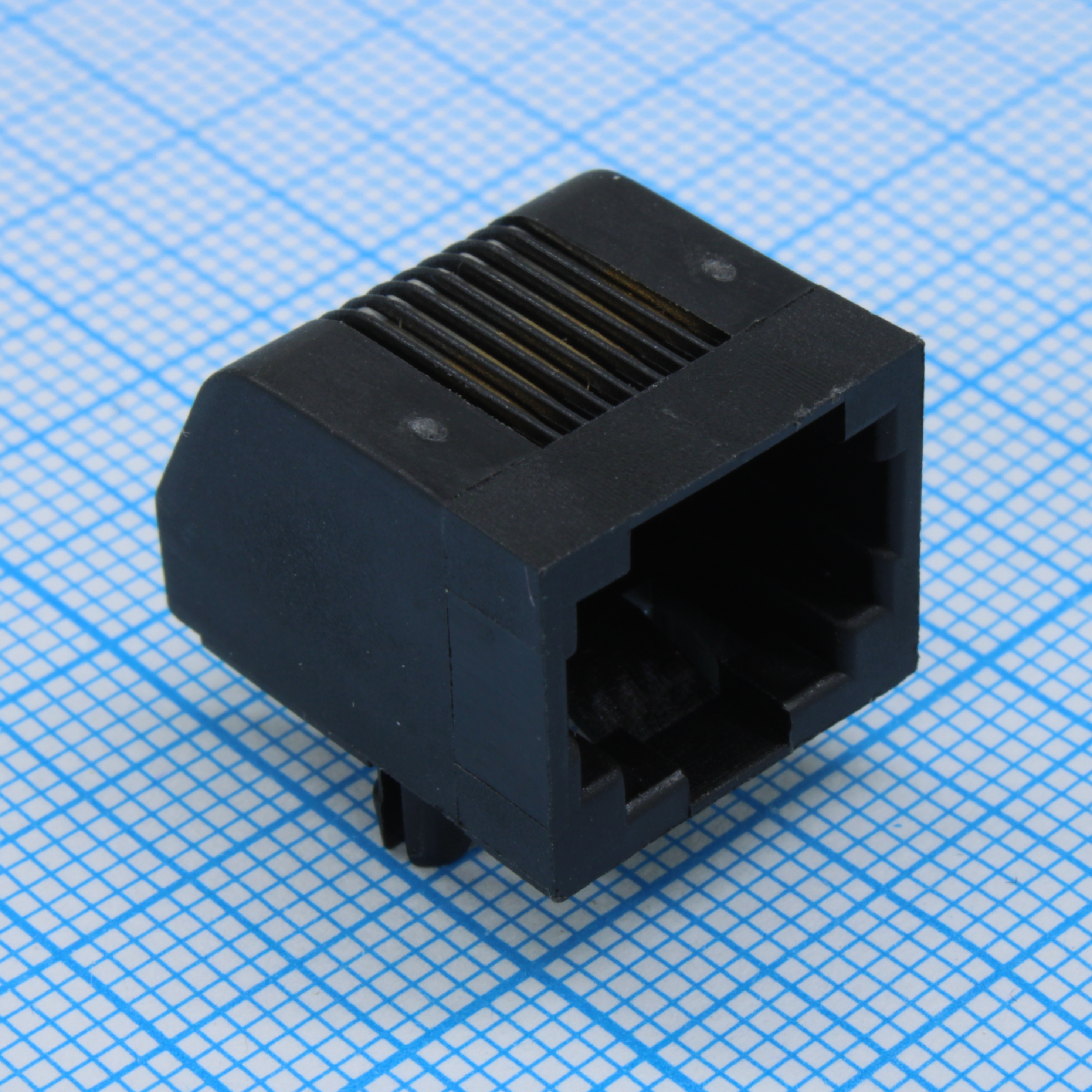 Разъем розетка (RJ45) 8P8C угловой на плату