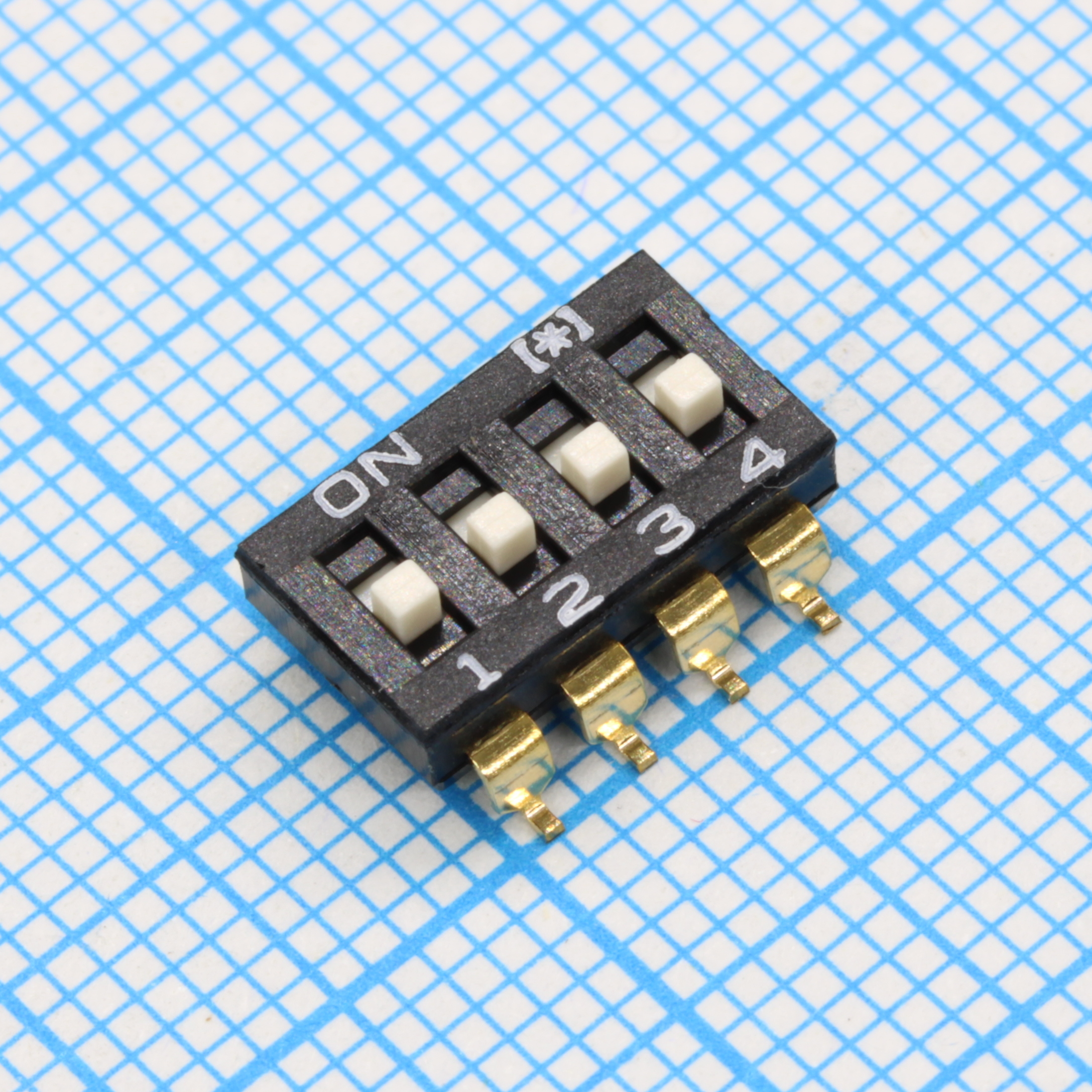 DIP-переключатель 4 контакта монтаж SMD шаг 2.54мм