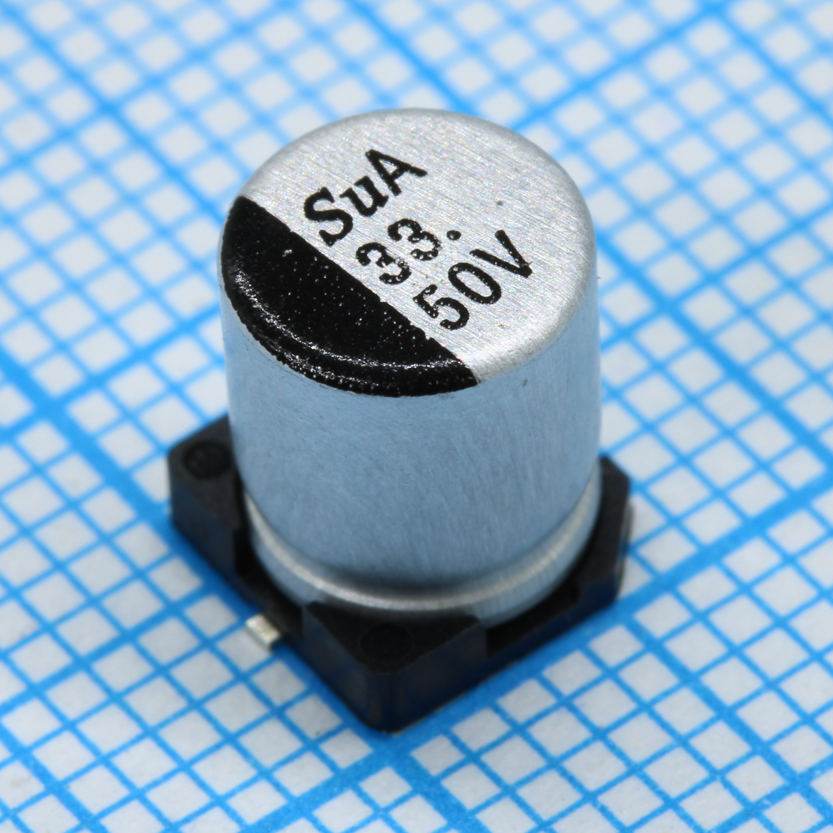 SMD Конденсатор алюминиевый электролитический 50В, 33мкФ ±20%, размер 6.3 X 7.7мм, 0.68 Ом, 185мА, 3000ч, 105С