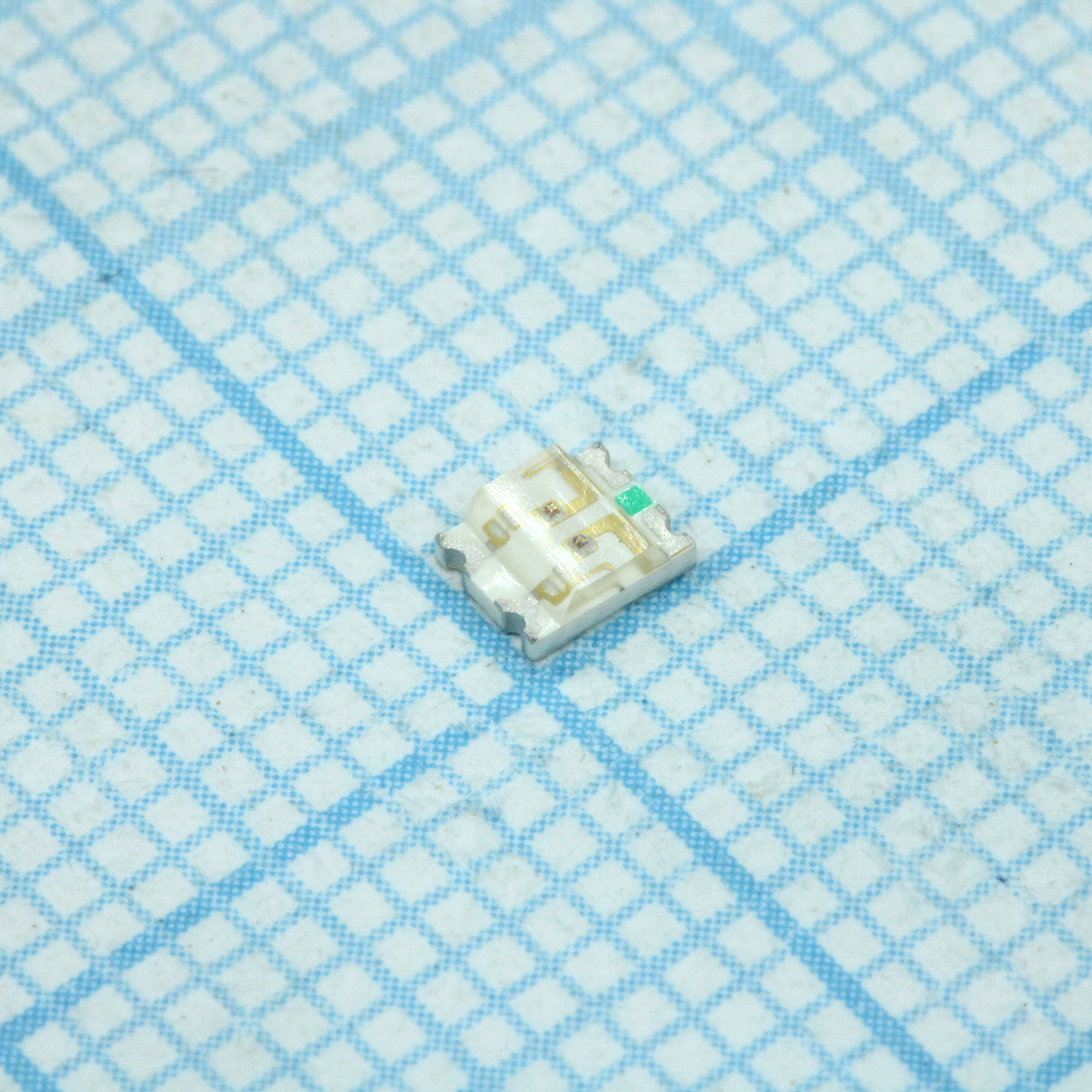 Светодиод smd 3х2,5мм/красный/625нм/5-12мкд - зеленый/568нм/3-12мкд/прозрачный/120°