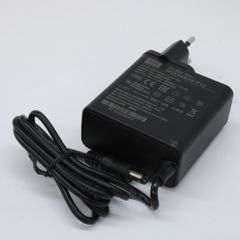AC-DC, 30Вт, сетевой адаптер, выход 5В/6А, вход 80...264В AC, 47...63 Гц, изоляция 4000B DC, 2xMOPP, 62x30*x65мм, -30...+70C, евровилка, выходной разъем 11мм, диам. 5.5х2.1мм
