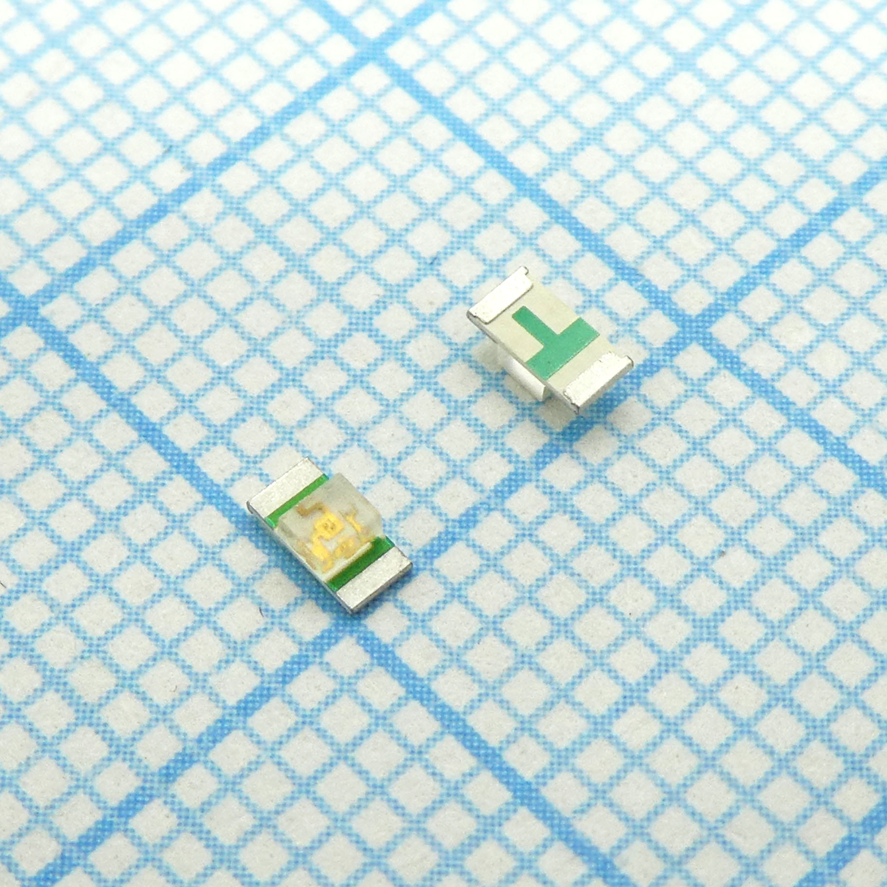 Светодиод smd 3,2х1,6мм/желтый/588нм/40-80мкд/прозрачный/120°