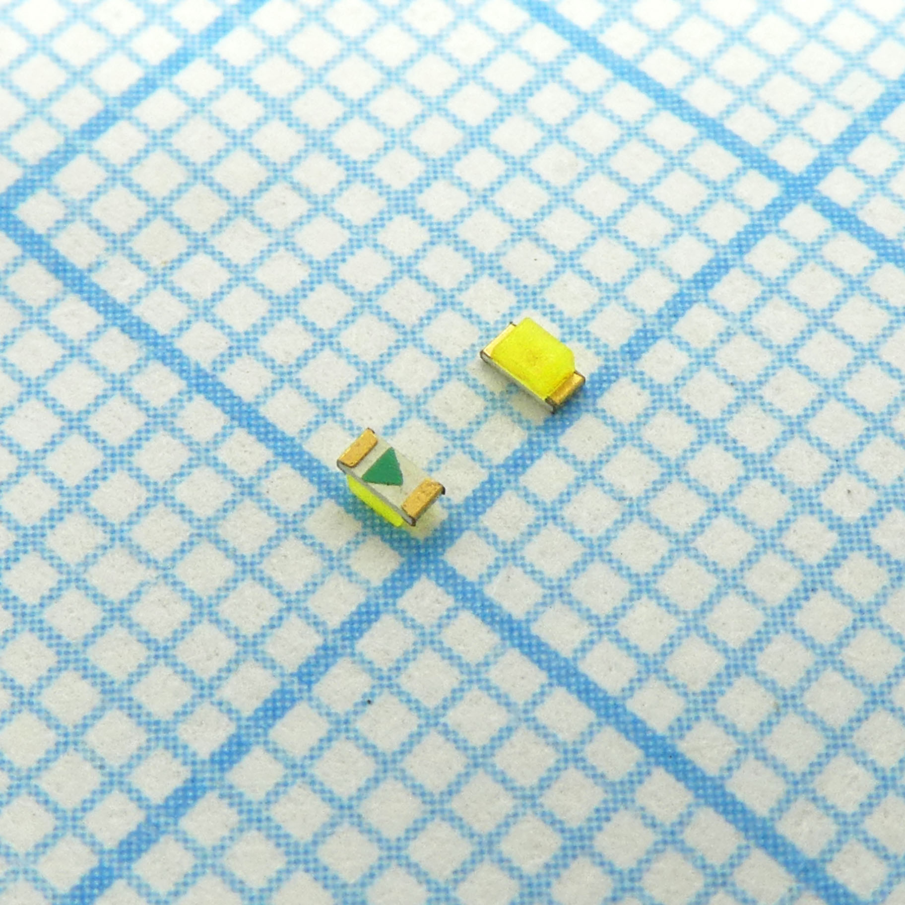 Светодиод smd 1,6х0,8мм/красный/628нм/70-150мкд/прозрачный/120°